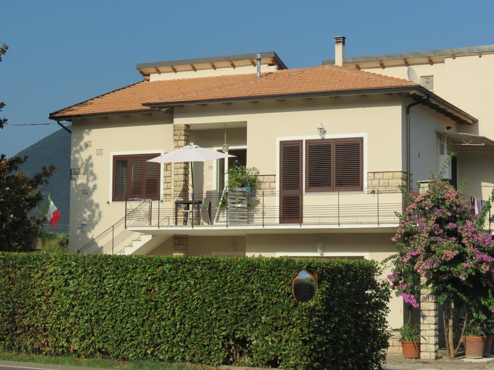 Casa Vacanze “Bouganville” Loc Avane Pisa Vecchiano Exterior photo